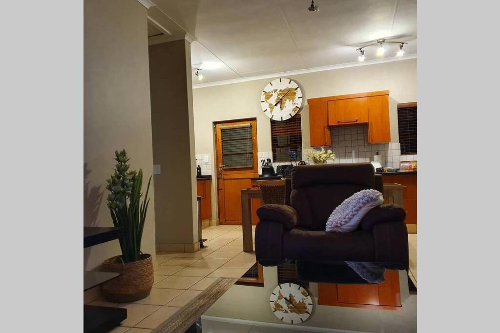 פולוקוואנה Plush Private Home מראה חיצוני תמונה